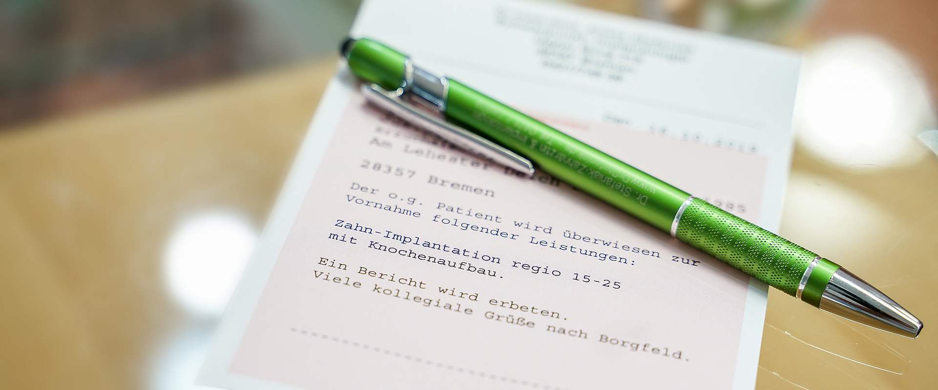 Überweiser - Dr. Stefaniak-Brzuchalski, Zahnärztin und Implantologin in Bremen